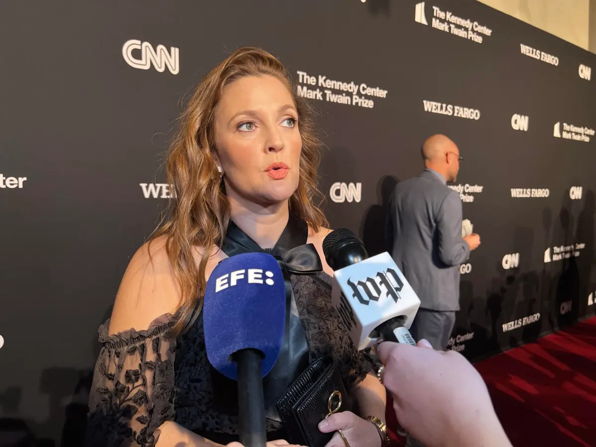 La Fundación Nacional del Libro de EE.UU. rescinde la invitación a Drew Barrymore tras polémica