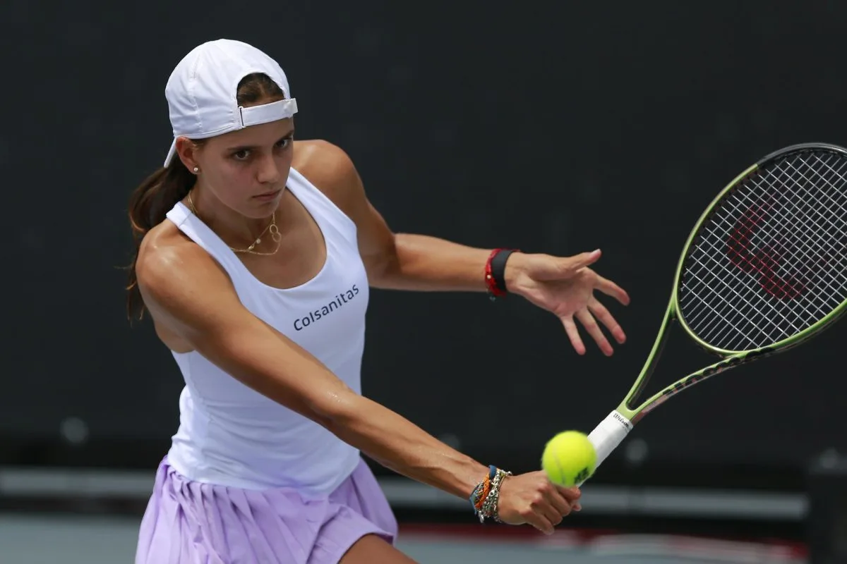 La colombiana Emiliana Arango avanza a octavos de final