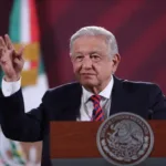López Obrador promete que México dejará de importar gasolinas en 2024