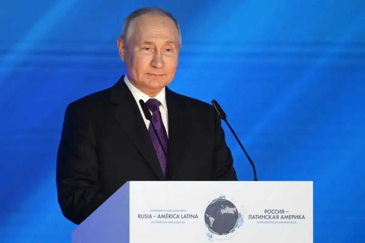 Parlamento - Putin anima a los países latinoamericanos a ingresar en BRICS en conferencia parlamentaria