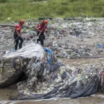 Reanudan la búsqueda de 14 desaparecidos por el desborde de un río que deja cinco muertos en Guatemala