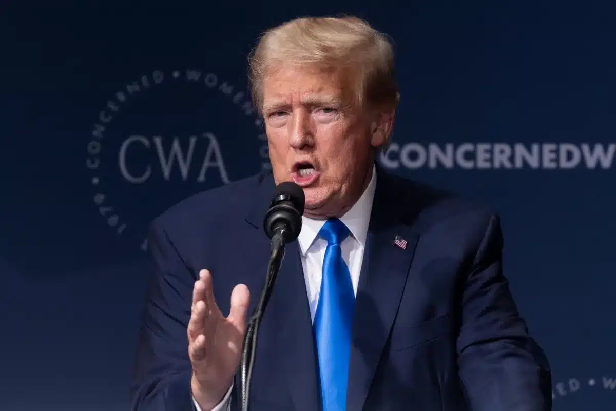 Trump insinúa que el resto de aspirantes presidenciales solo buscan trabajo en el Gobierno