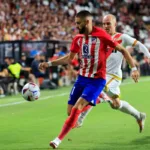 Yannick Carrasco ya está en Arabia para cerrar su traspaso al Al Shabab