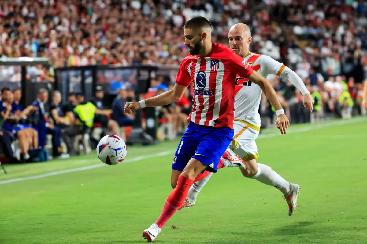 Yannick Carrasco ya está en Arabia para cerrar su traspaso al Al Shabab
