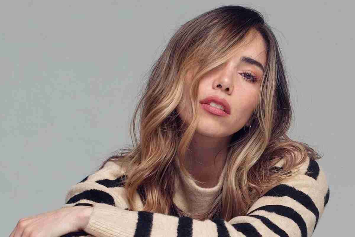 Alejandra Villafañe, actriz colombiana, comparte su experiencia con la quimioterapia • Actriz Alejandra Villafañe se enfrenta a la quimioterapia con amor y fe • Alejandra Villafañe muestra su fortaleza ante la quimioterapia • Actriz colombiana Alejandra Villafañe recibe su primera quimioterapia y agradece el apoyo de sus seres queridos • Alejandra Villafañe vive su primera quimioterapia con optimismo y confianza en Dios