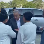 López Obrador Aterriza en Colombia para Reunirse con Gustavo Petro