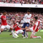 resultados premier league domingo 24 de septiembre: Arsenal y Tottenham empatan en un derbi loco, Liverpool golea y Chelsea cae de nuevo