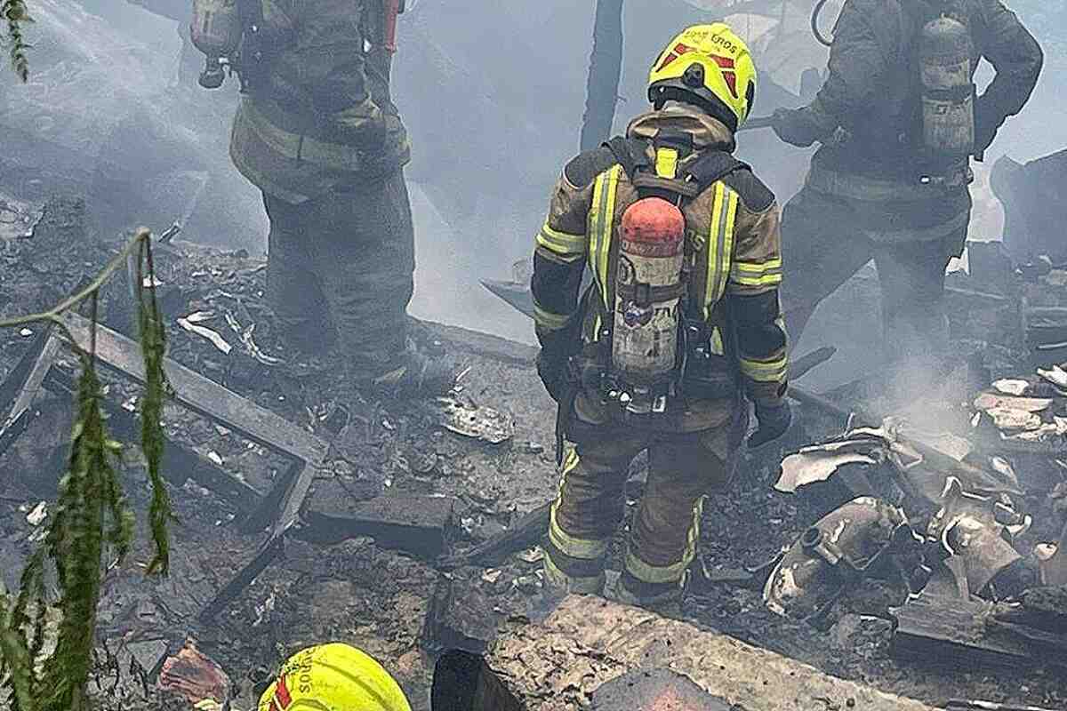 Mujer fallece en incendio que consumió dos viviendas en Olaya Herrera