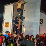 Hallan a 350 migrantes en condiciones inhumanas dentro de un camión en Veracruz