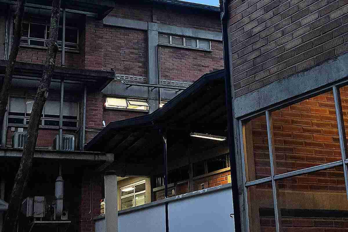 Un egresado se suicida desde un piso 5 en Eafit y le encuentran una carta