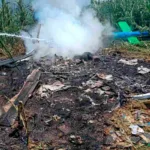 Tres personas mueren calcinadas al estrellarse un helicóptero en Jalisco