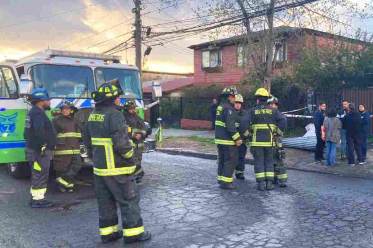 Tragedia en Puente Alto: un niño se salva de un incendio que cobró la vida de sus abuelos