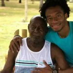 Cuadrado llora la muerte de su abuelo, quien lo crio y lo impulsó al fútbol