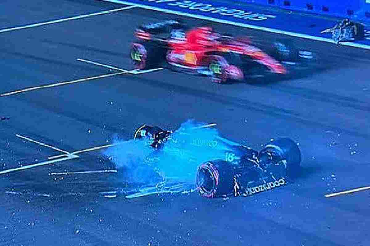 Lance Stroll sufre un aparatoso accidente en la última curva de Singapur