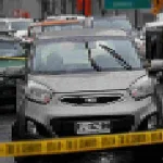 Hallan el cuerpo de un hombre venezolano sin documentos en un auto en Las Condes