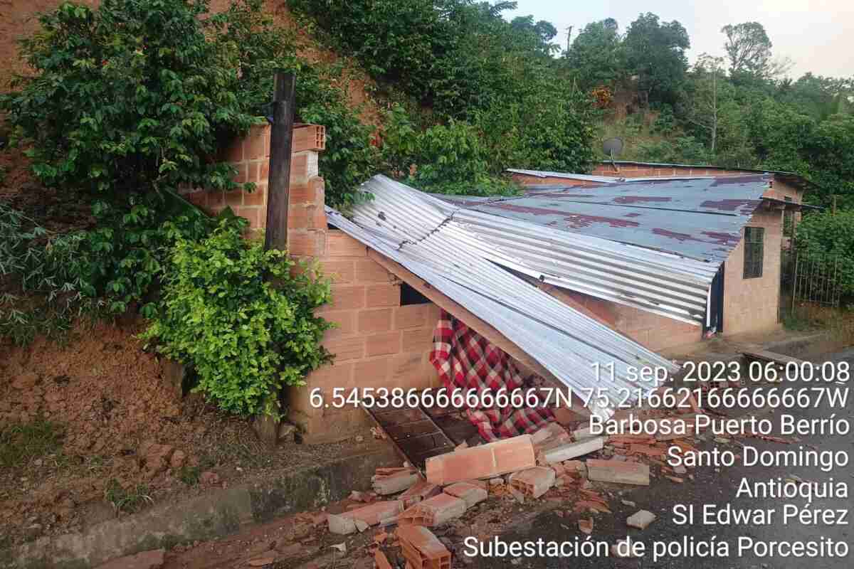 Deslizamiento sepulta a una familia en Santo Domingo, Antioquia: hay tres muertos