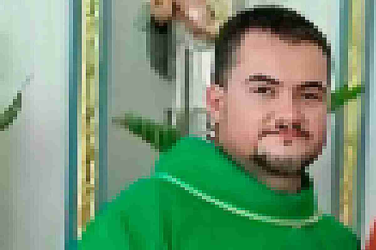 Sacerdote ataca a una mujer con un crucifijo en una iglesia de Santa Marta