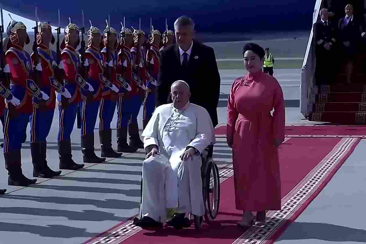 Francisco, el primer papa que visita Mongolia, un país budista con solo 1.400 católicos