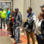 Migrantes irregulares eran trasladados en canecas de basura desde el aeropuerto El Dorado por red de tráfico ilícito