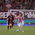Paraguay cae ante Venezuela por un penal en el minuto 93