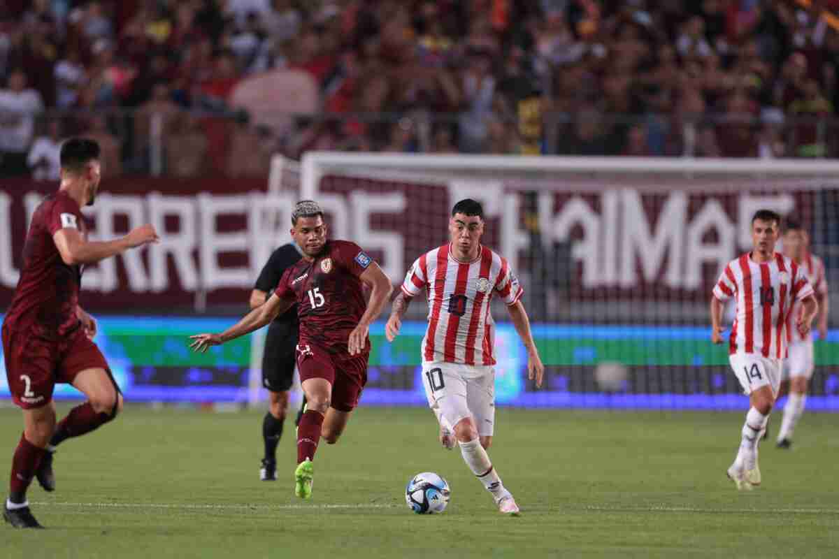 Paraguay cae ante Venezuela por un penal en el minuto 93