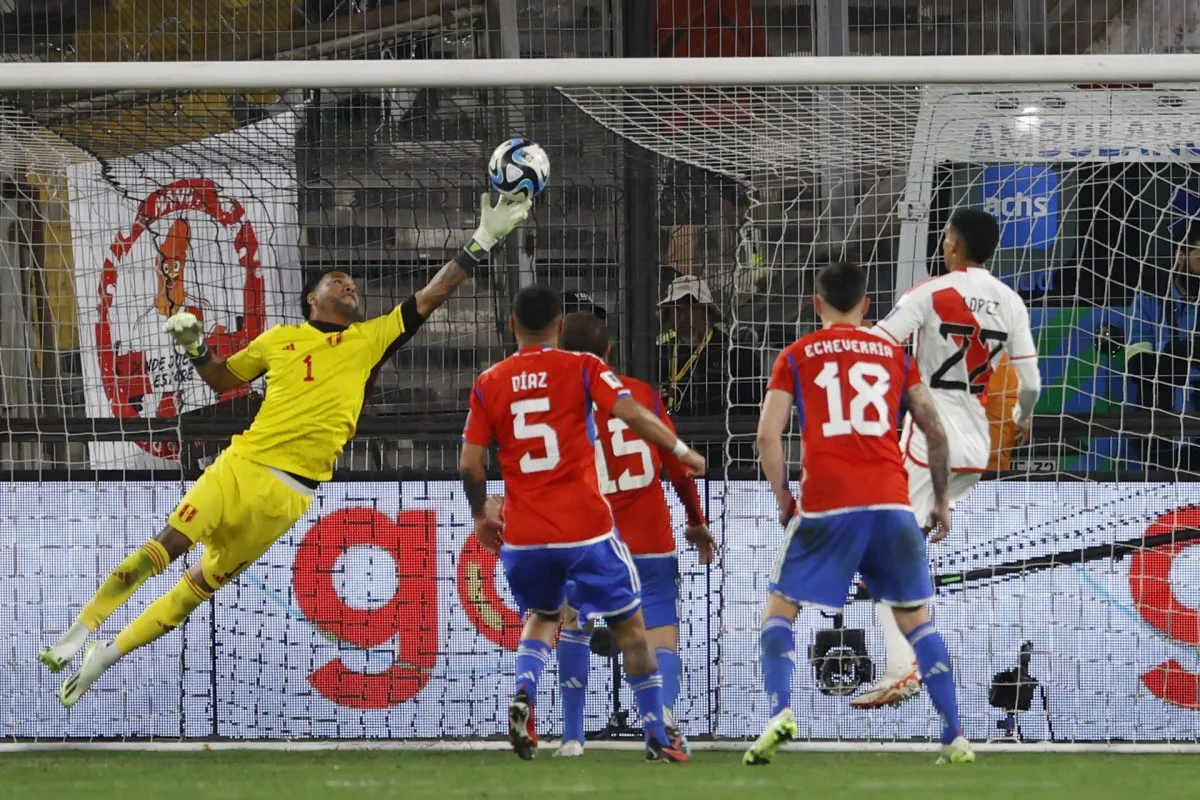 2-0. Chile suma su primer triunfo ante Perú y lo manda al penúltimo lugar de la tabla