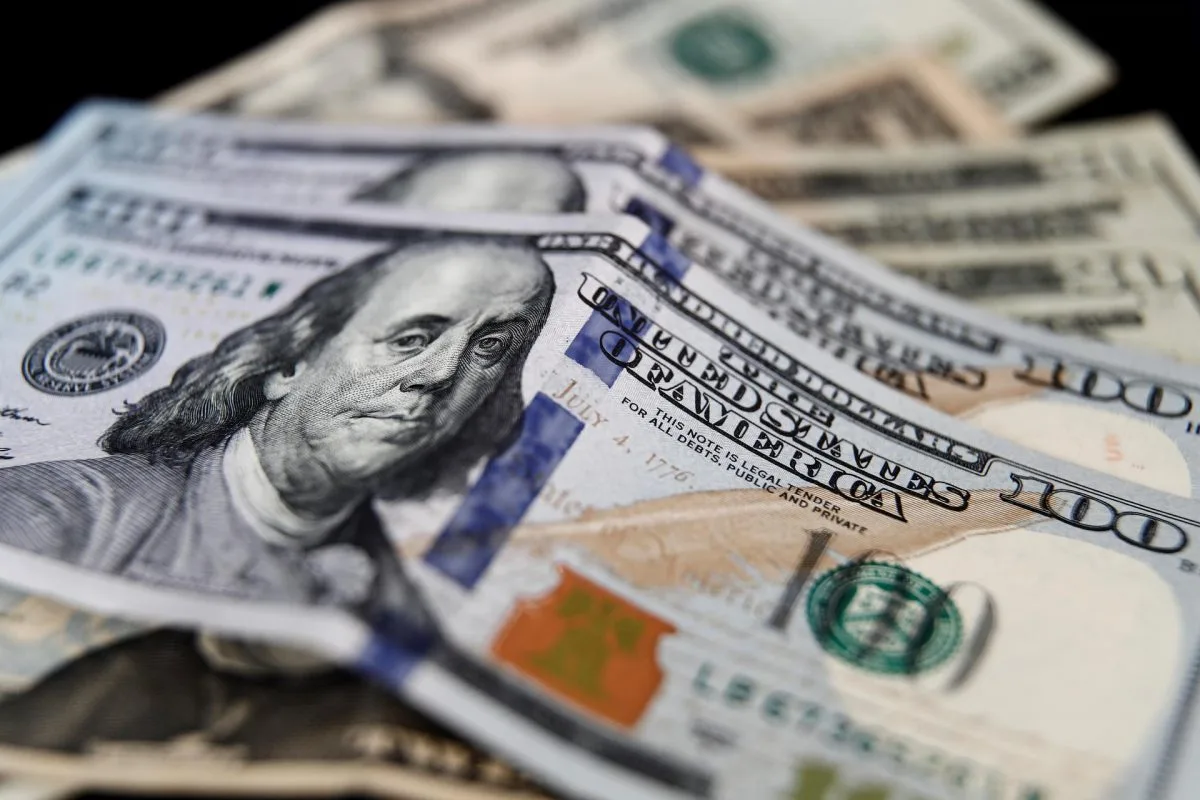 Argentina coloca deuda en el mercado local por 2.179 millones de dólares