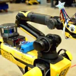 Boston Dynamics usa ChatGPT para hacer que su perro robot pueda hablar y ejercer de guía