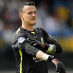 El portero del Waalwijk, Etienne Vaessen, consciente y estable tras el incidente con el Ajax