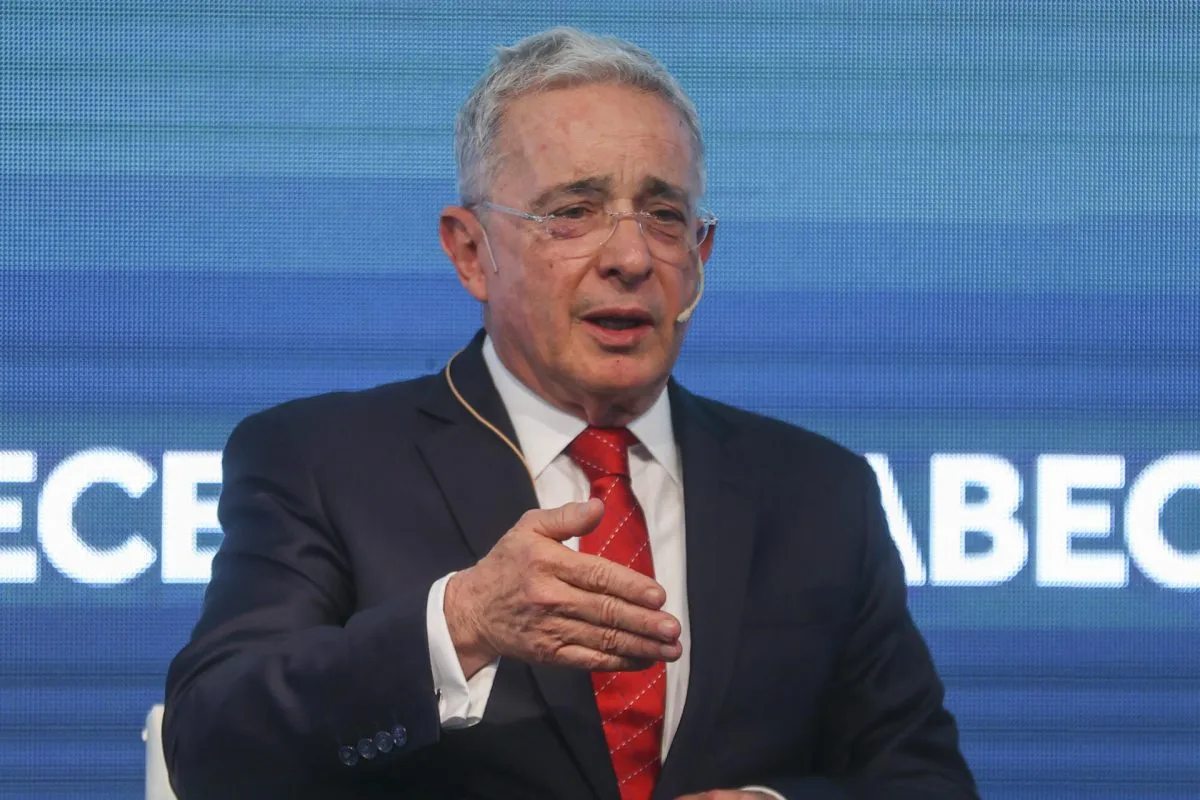 Expresidentes piden garantías de un debido proceso en el caso de Uribe por supuesto fraude