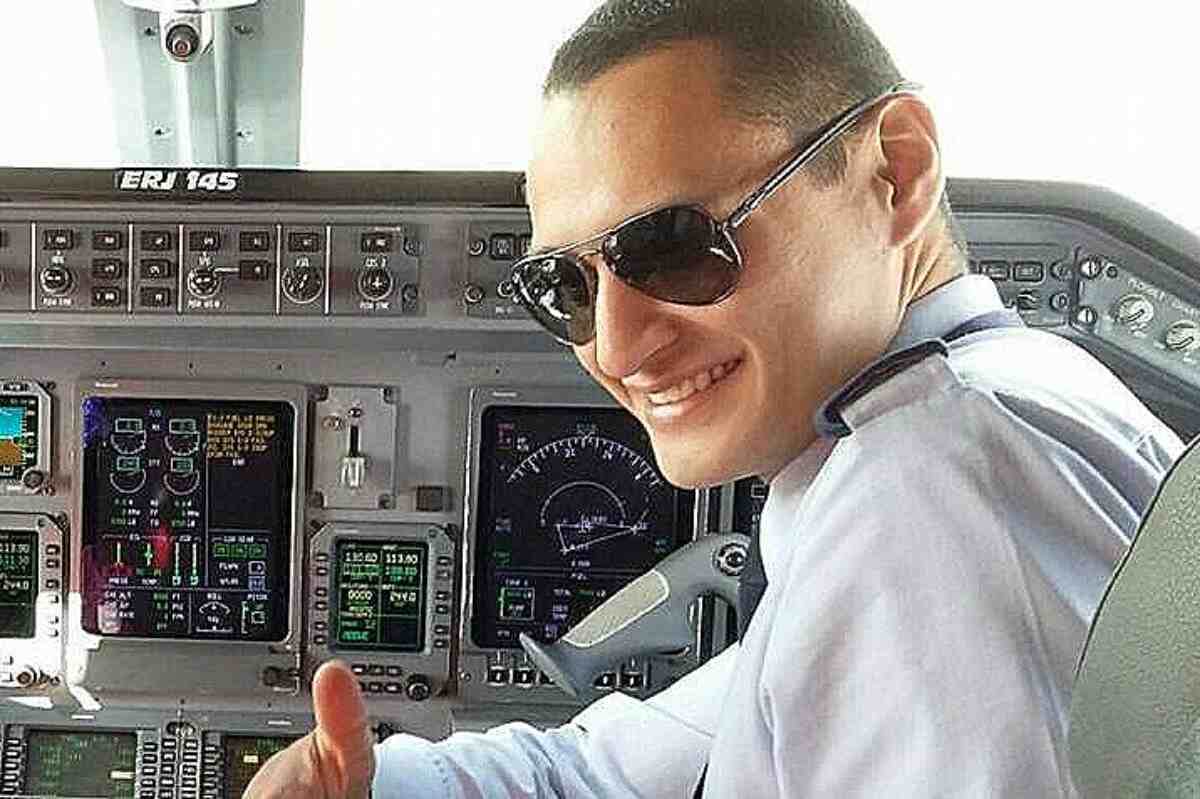 Hanner Sánchez, el piloto que sacrificó su vida por evitar una catástrofe en Cali al caer con su avioneta de la fac en un parque