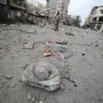 Israel intensifica las operaciones terrestres en Gaza, que se encuentra incomunicada