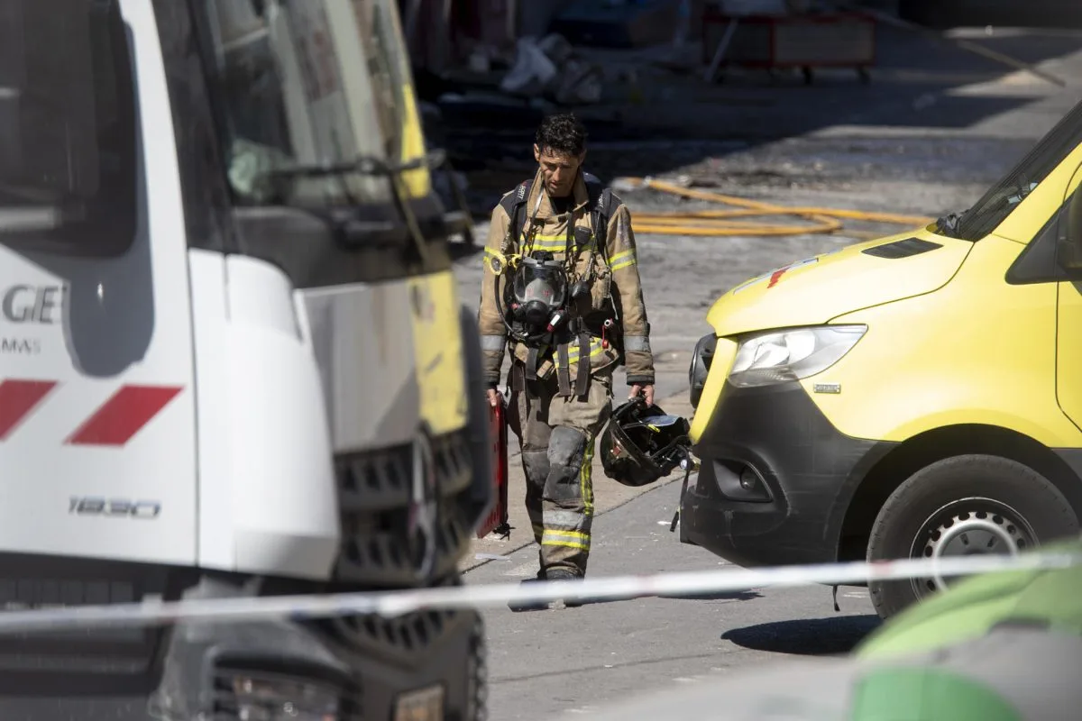 Localizan con vida a tres de los desaparecidos en el incendio en una zona de ocio en España