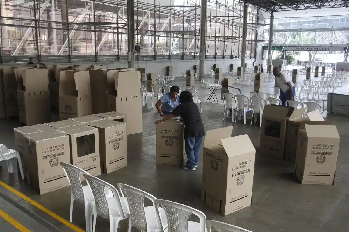 Los colombianos votarán el domingo en elecciones territoriales amenazadas por la violencia
