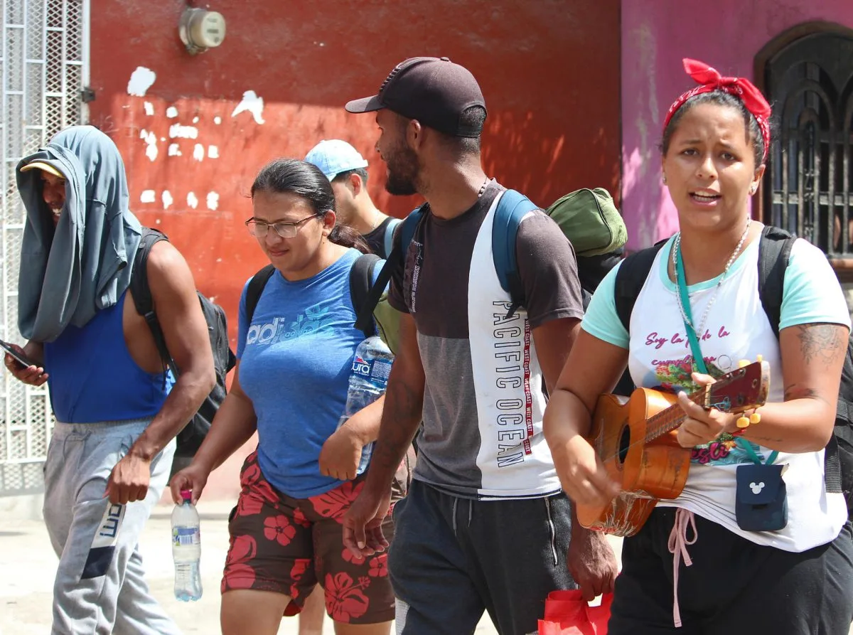 Migrantes protestan en la frontera sur de México en vísperas de la cumbre migratoria
