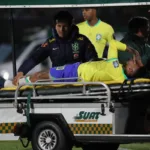 Neymar será sometido a una cirugía tras romperse el ligamento de la rodilla contra Uruguay