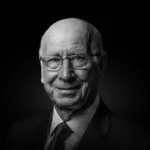 Muere Bobby Charlton, el Balón de Oro que sobrevivió a Múnich y levantó la Copa de Europa