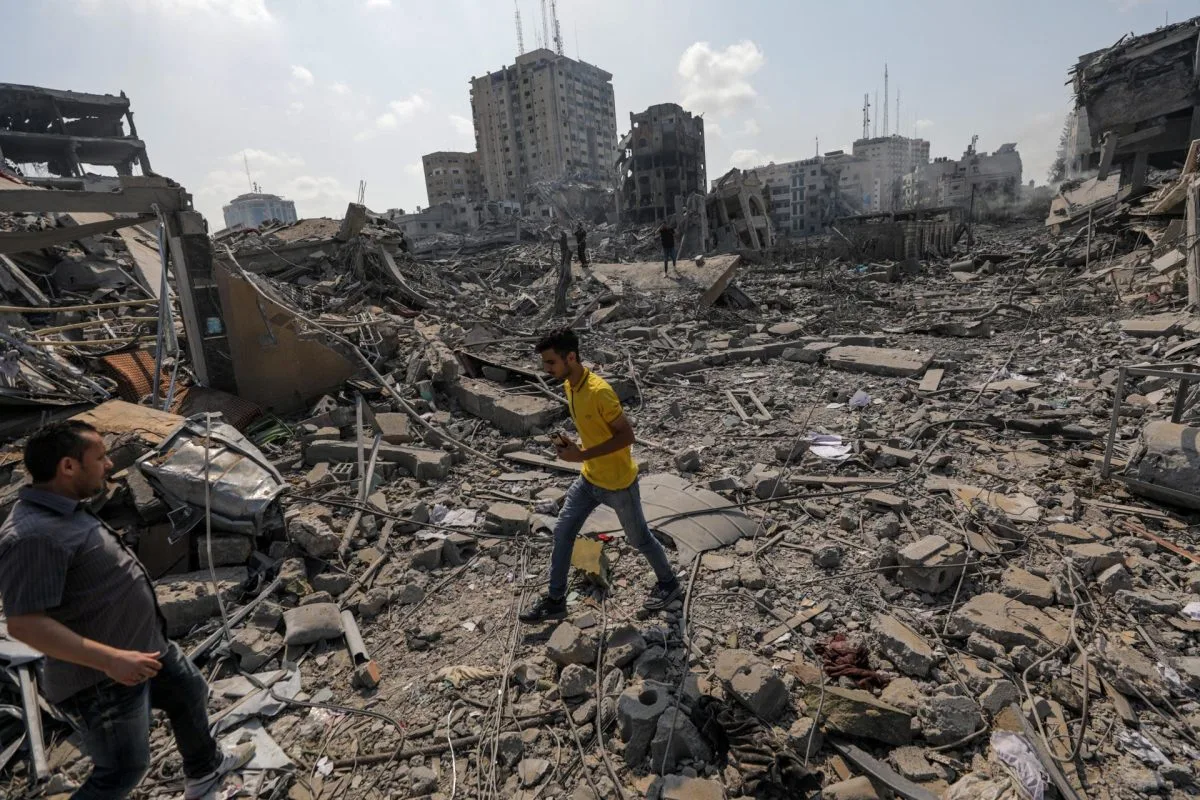 Suben a 900 los muertos en Franja de Gaza y las autoridades piden un pasillo humanitario