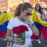 Una clienta de la discoteca incendiada en España dice que temió lo peor al ver bengalas