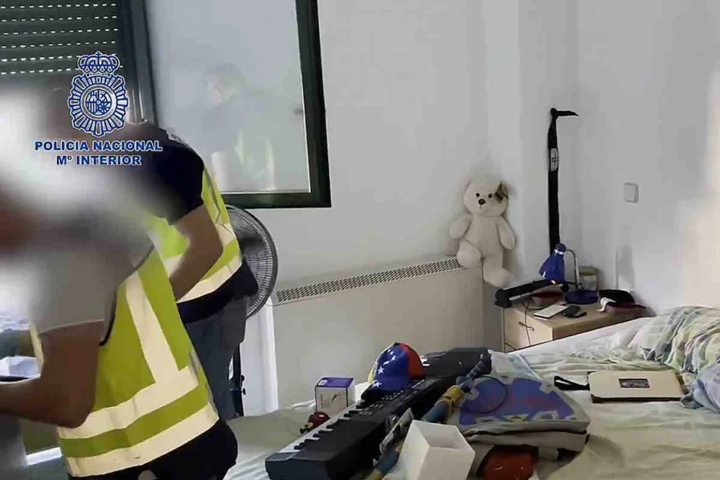 Detienen a un hombre de origen venezolano en Madrid por abusar de su bebé y ofrecerla a otros pedófilos