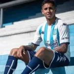 Atraparon al padre de un jugador de Racing con guantes, barretas y dinero-Agustín almendra