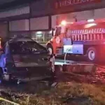 Dos muertos al arder su Audi RS3 luego de impactarse contra una placa de concreto en Tlaquepaque-avenida 8 de julio-jalisco