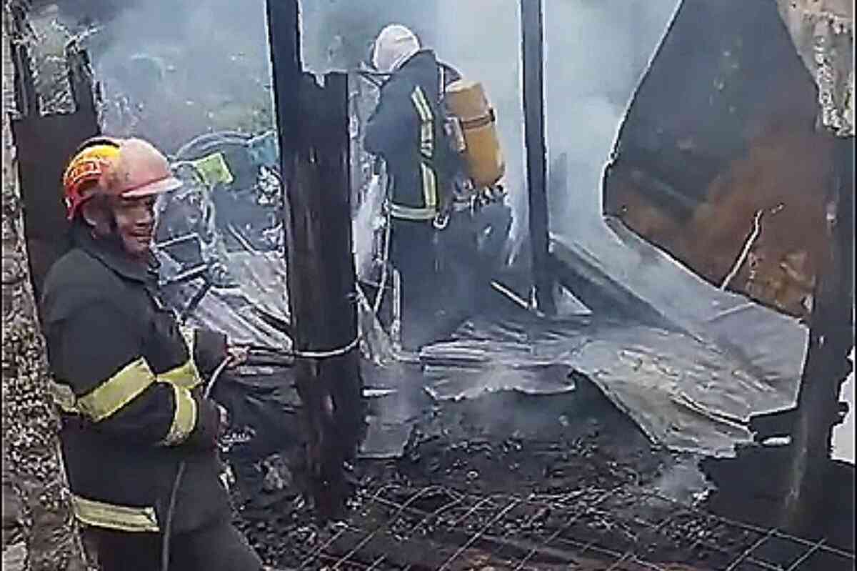 Pareja de ancianos pierde su casa en un voraz incendio en Dabeiba