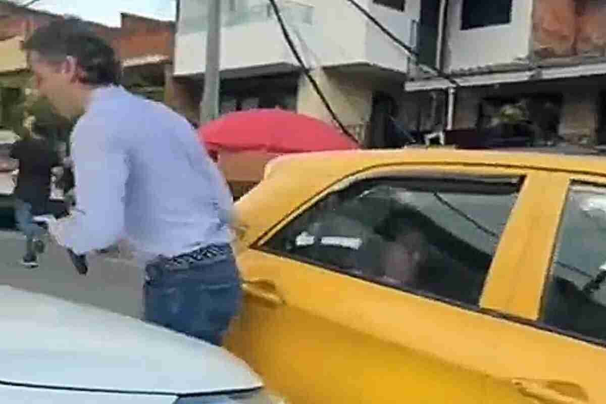 camioneta toyota- Comerciante envigadeño aclara lo que pasó con Daniel Quintero: "Nos dimos la mano"