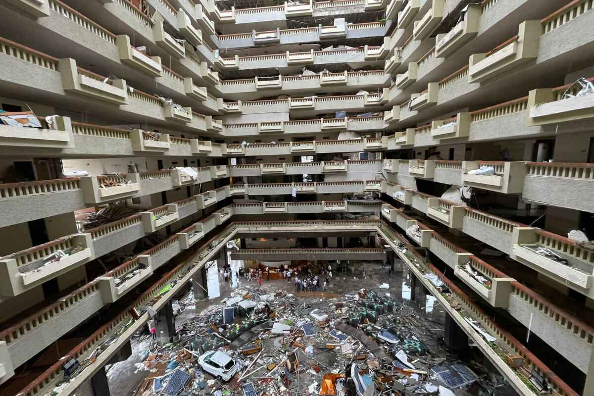 El huracán Otis arrasa con el Hotel Princess y la plaza Galerías Diana, símbolos de Acapulco