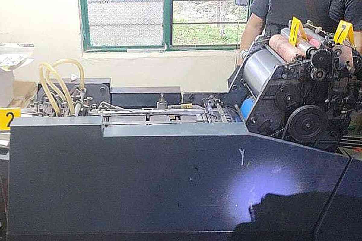 Cae fábrica de dólares falsos en Colombia con tres ecuatorianos entre los capturados