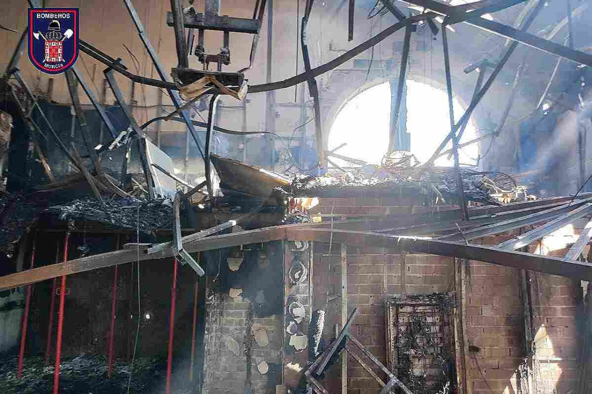 La Fonda Milagros, el lugar donde se habría iniciado el fatal incendio de Murcia -las atalayas-incendio discotecas
