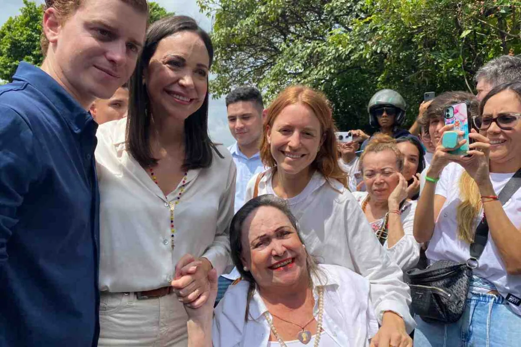 Venezuela vive una jornada histórica: María Corina Machado podría ganar las primarias de la oposición