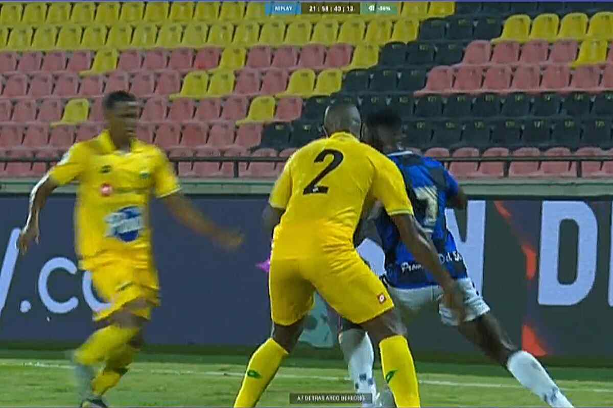 El acto obsceno que le costó la roja a Jéfferson Mena en el duelo entre Bucaramanga y Chicó