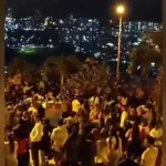 Peligro en el Pueblito Paisa: su mirador podría caerse por el peso de los visitantes